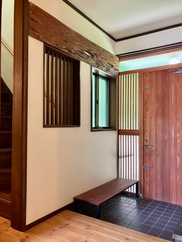 山ノ内戸建の玄関