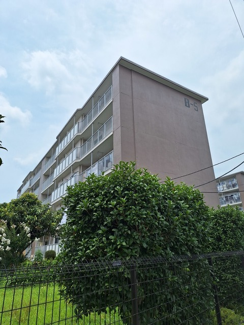 町田ハイツＢ5号棟の外観|敷地ゆったりな多棟タイプの分譲マンション　町田ハイツ