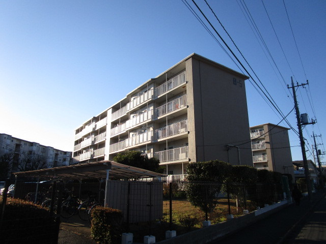 町田ハイツＢ5号棟の外観|敷地ゆったりな多棟タイプの分譲マンション