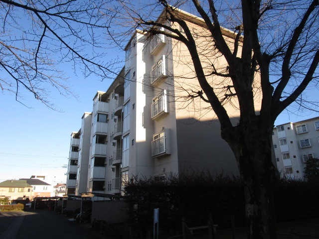 町田ハイツＢ5号棟の外観|敷地ゆったりな多棟タイプの分譲マンション