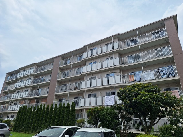 町田ハイツＢ5号棟の外観|敷地ゆったりな多棟タイプの分譲マンション　町田ハイツ