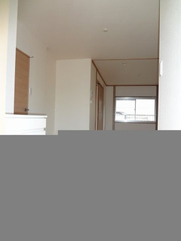 ベルフラワーハイツのエントランス|ゆとりのあるエントランスです