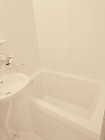 ベルフラワーハイツの浴室|ゆったり過ごせるお風呂です