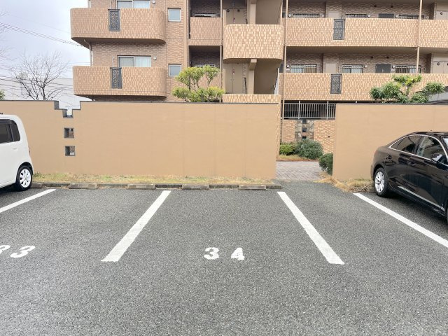 サントノーレ福岡東の駐車場