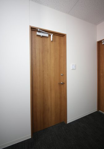 エアポートST-9ビルのエントランス