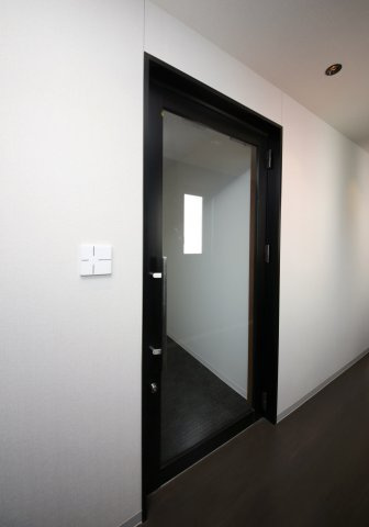 エアポートST-9ビルのエントランス