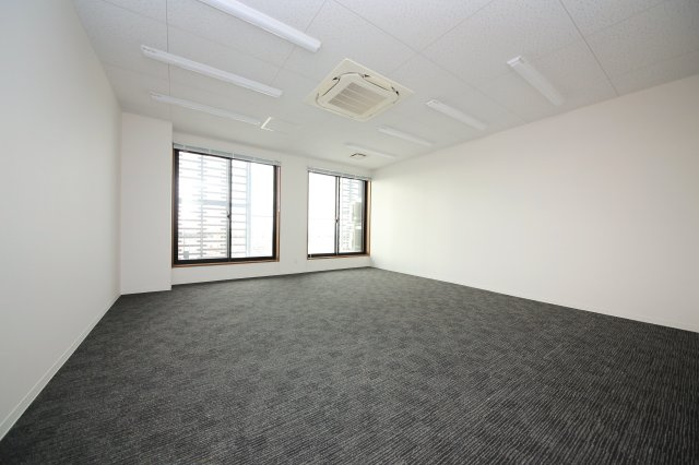 エアポートST-9ビルの内装