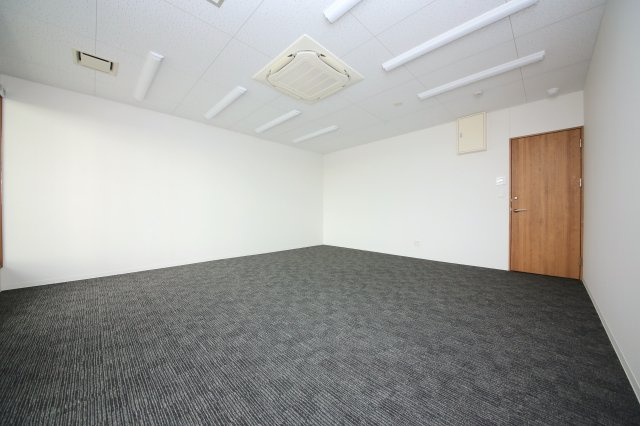 エアポートST-9ビルの内装