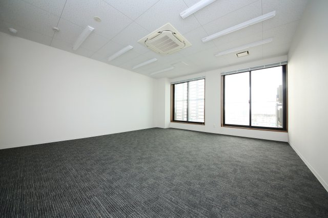 エアポートST-9ビルの内装