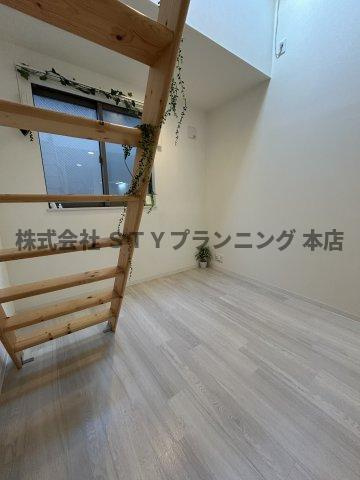 仲介手数料０円！LE COCON新川町Ⅱの居間・リビング