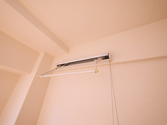 アルヴァローレ三条の設備|室内物干しも付いております。
