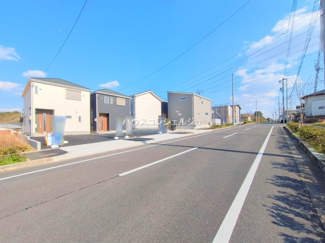 【前面道路含む現地写真】