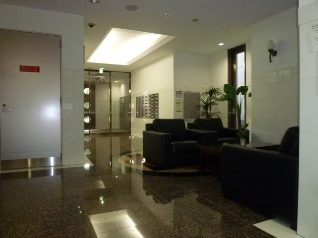 コンソラーレ上町台IIのロビー