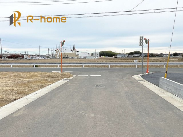 水戸市河和田町第3　新築戸建て　2号棟の前面道路含む現地写真|『今から見たい！』大歓迎です♪
お気軽にＲ－ｈomeまでお問い合わせください。