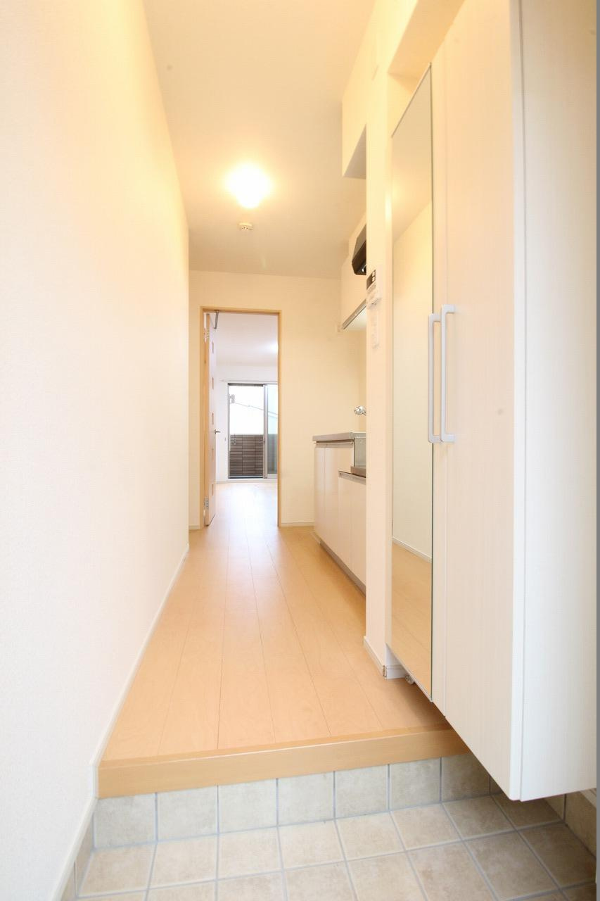グレイスヒル垂水の玄関|※お部屋により仕様が異なる場合があります。
