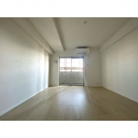 熊本市中央区世安町の賃貸マンションの居間・リビング