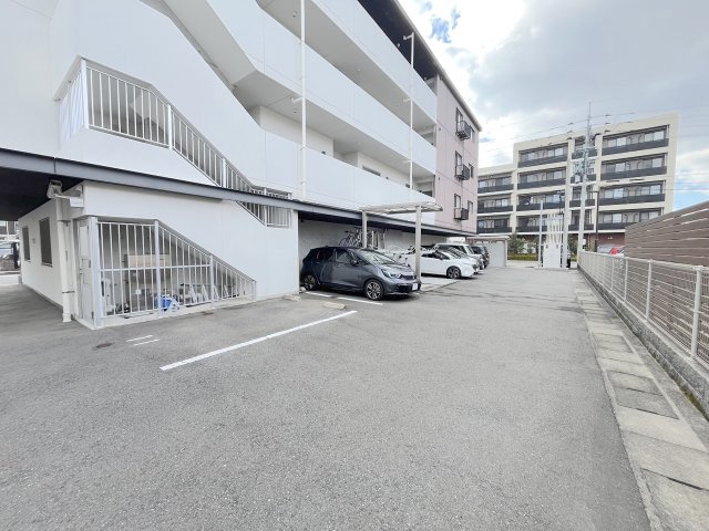 スタイルマインド九大学研都市の駐車場