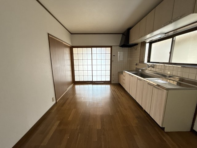 高浜町貸家の居間・リビング