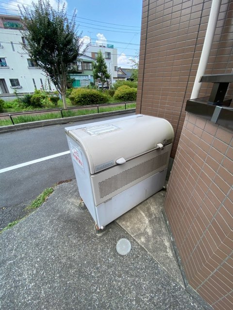 クレール宮坂のその他共用部分|ゴミストッカー
