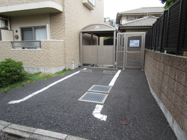 グランピア豪徳寺の駐車場|駐車場の空きはご確認下さい