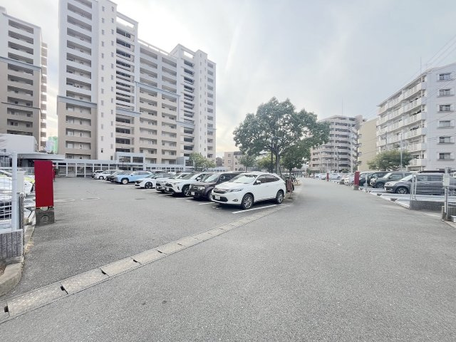 パークサンリヤン大橋C棟の駐車場
