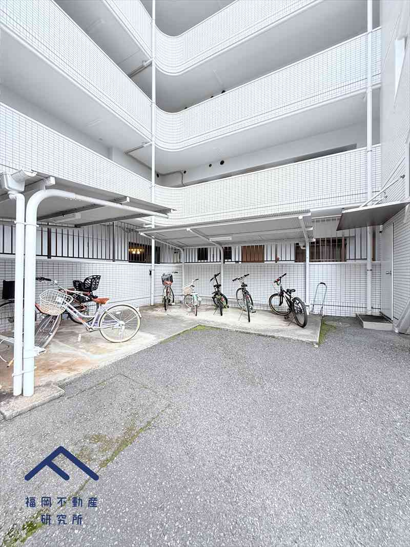 ライオンズマンション寺塚第3の駐車場