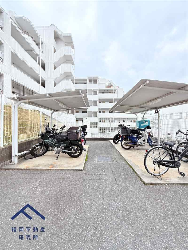 ライオンズマンション寺塚第3の駐車場