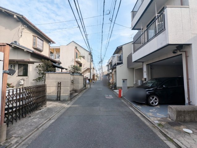 西院久田町の前面道路含む現地写真