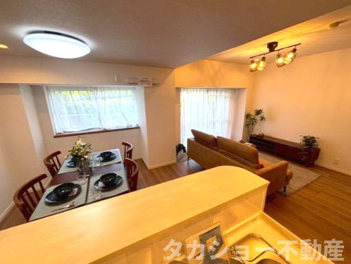 【居間・リビング】 | ダイアパレス千葉青葉台サウスアベニュー | ゆったり過ごせる居間です