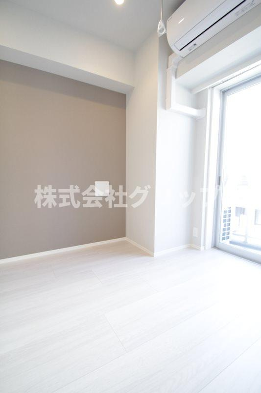 Log横浜駅東の洋室