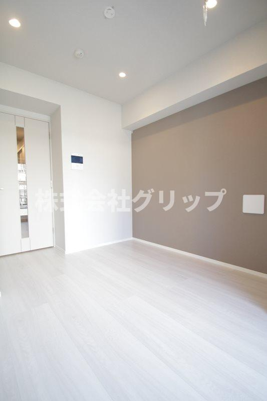 Log横浜駅東の洋室