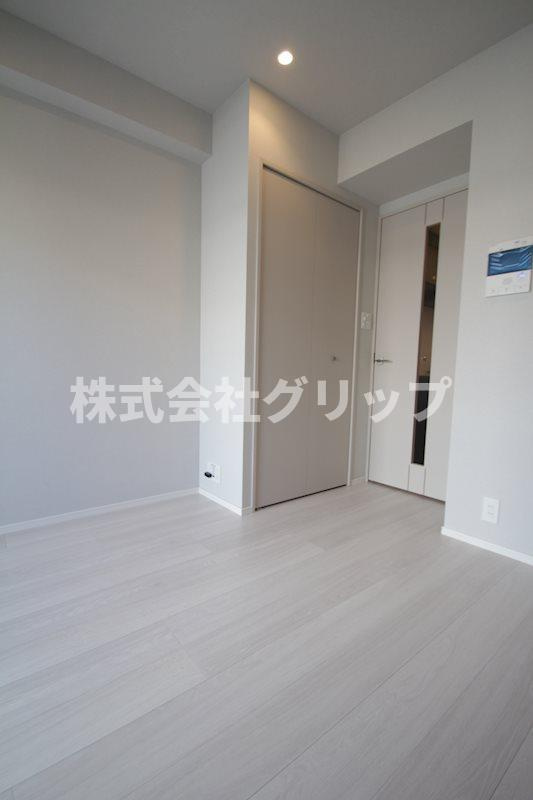 Log横浜駅東の洋室