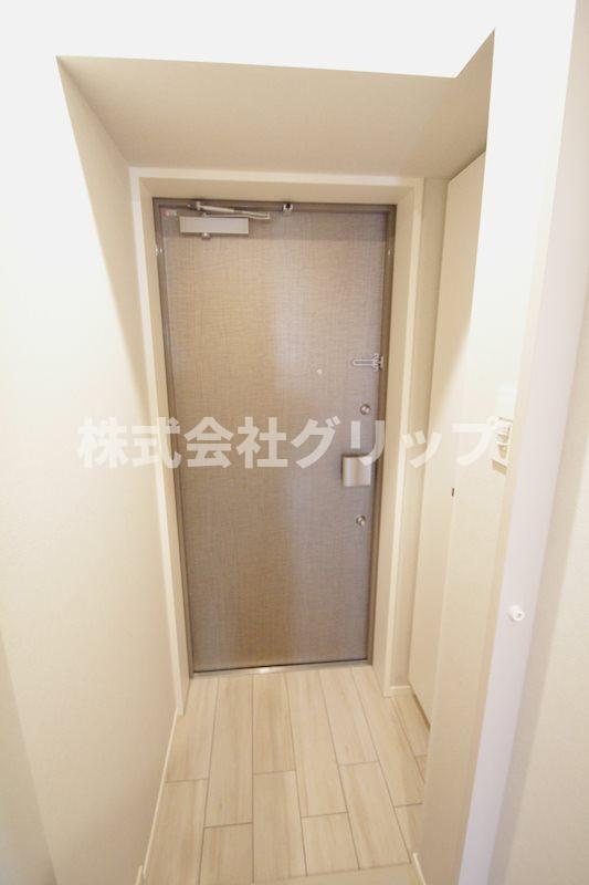 Log横浜駅東の玄関