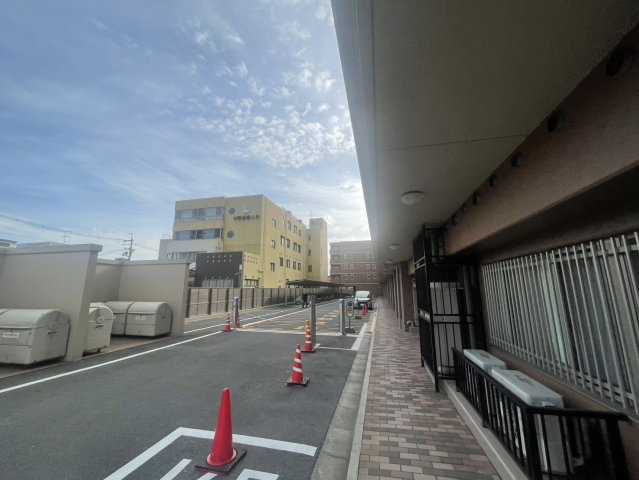 エイジングコート奈良新大宮の駐車場