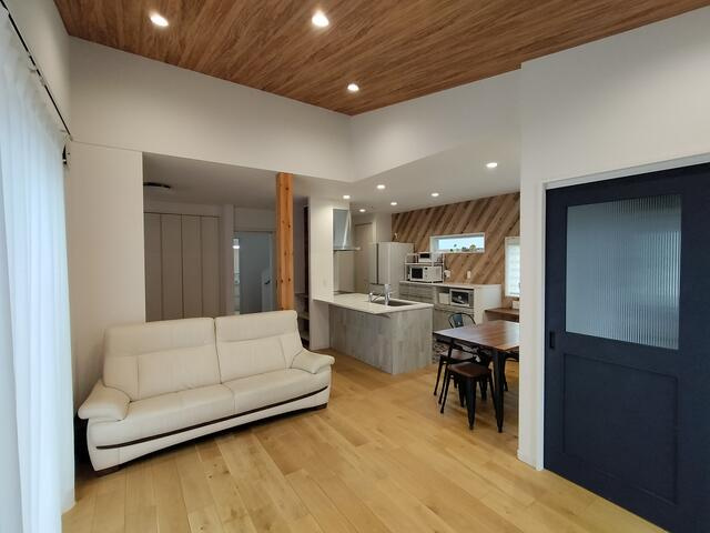 中古住宅　芥見野畑2丁目の居間・リビング