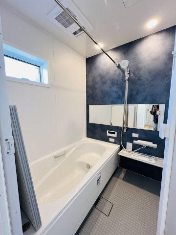 仕掛けいっぱい湘南の家 at 常磐町の浴室