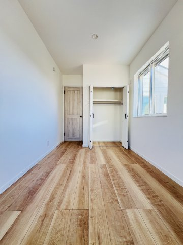 仕掛けいっぱい湘南の家 at 常磐町の洋室|洋室：5.1畳