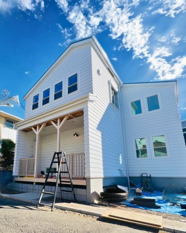 仕掛けいっぱい湘南の家 at 常磐町の外観