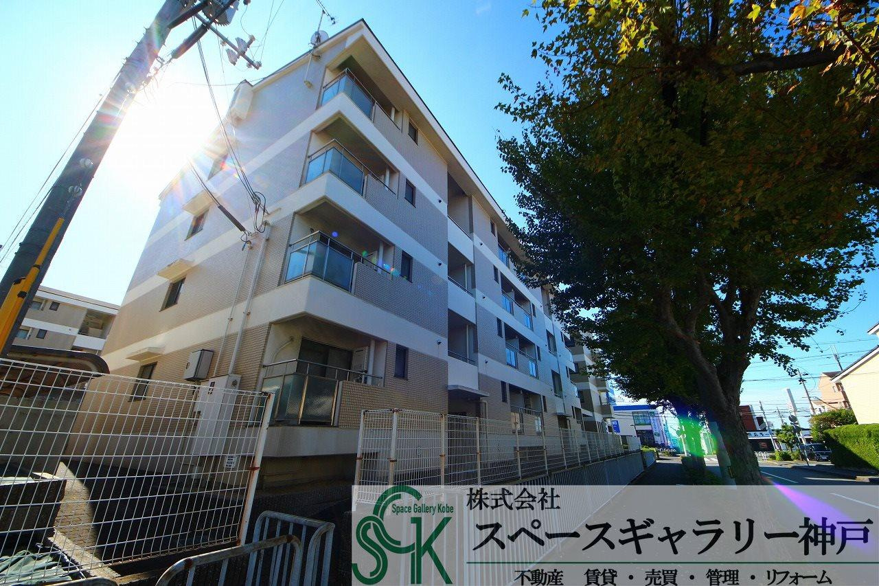 シャトル大津和の外観
