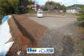 【前面道路含む現地写真】 | 上宇部・古家付き土地196坪（現状有姿渡し）