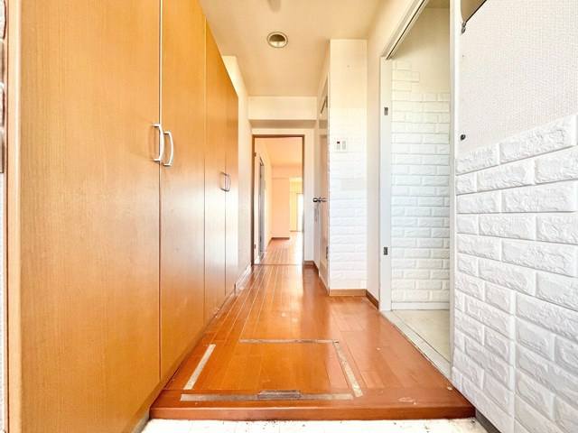 【内装】 | 千里ロイヤルマンション | 物件を比較検討したいお客様には、「物件比較見学プラン」をご用意しております。こちらの物件だけでなく、お客様の希望に沿った物件を、いくつかまとめてご案内させて頂きます。