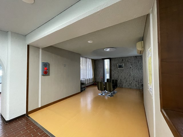 【その他共用部分】 | 千里ロイヤルマンション | 現在ご返済中のカーローン・カードローン・教育ローンなどを住宅ローンに一本化したり、家具家電購入費用・引越し費用を住宅ローンと組み合わせるなど、お客さまにメリットの多い住宅ローンのご提案が可能です。
