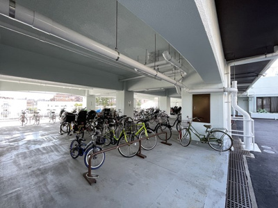 【駐輪場】 | 千里ロイヤルマンション | エイブルだけの嬉しいサービス、ご用意しております。詳細は、お気軽に当社までお問合せ下さいませ！