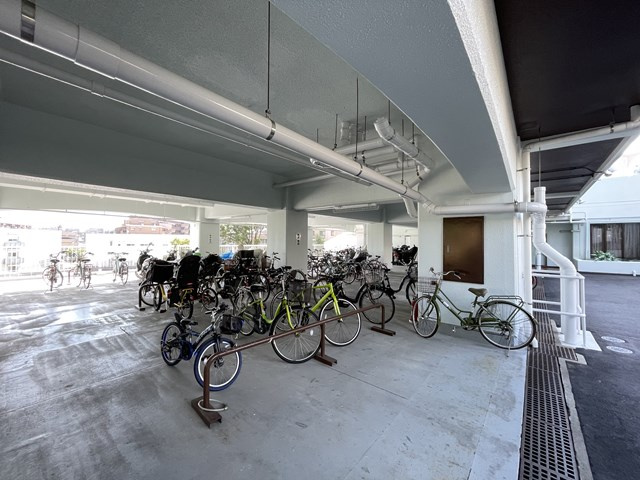 【駐輪場】 | 千里ロイヤルマンション | エイブルだけの嬉しいサービス、ご用意しております。詳細は、お気軽に当社までお問合せ下さいませ！
