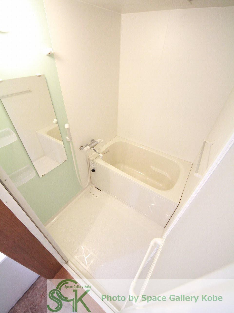 KTIレジデンス垂水五色山の浴室|※お部屋により仕様が異なる可能性があります。