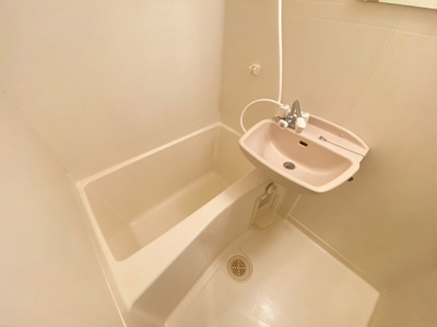 【浴室】 | ベネフィスタウン竹下1 | 別号室の写真になります。現況優先。