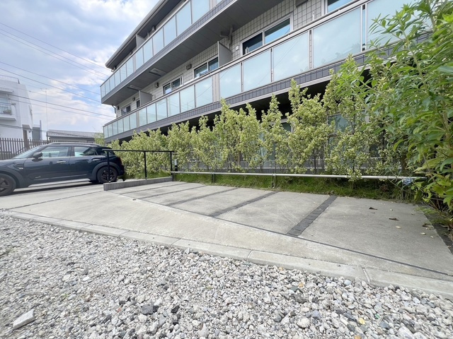 マイカーサ北鎌倉の駐車場