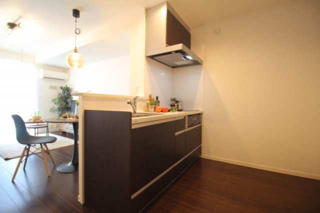 マイカーサ北鎌倉のキッチン|画像はイメージとなります。家具家電は付いておりません。