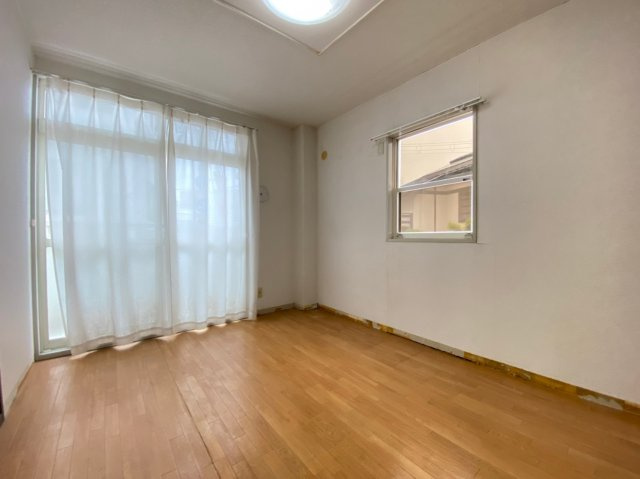 プラザ朝霧の内装