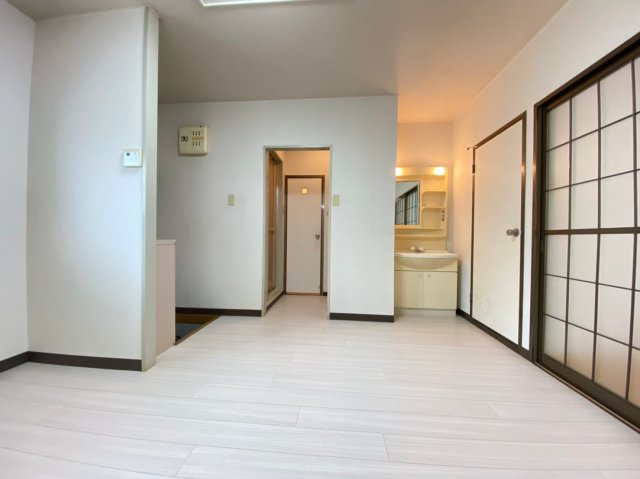 プラザ朝霧の居間・リビング